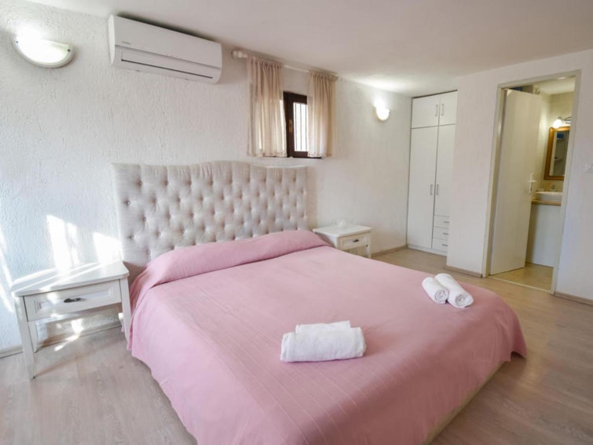 Studios Barre With Jacuzzi Rovinj Exterior photo