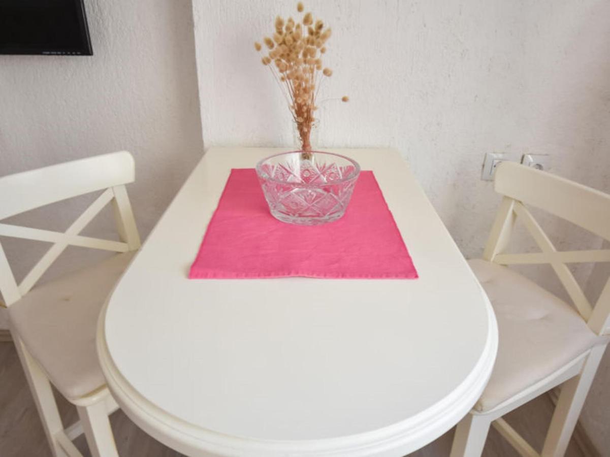 Studios Barre With Jacuzzi Rovinj Exterior photo